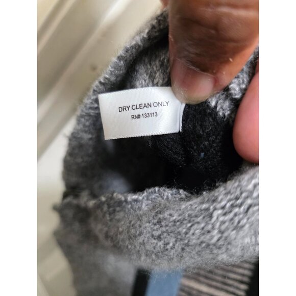 Black Asymmetrical Knit Poncho With Textured Patterns Striped 100% Cashmere - Picture 11 of 12